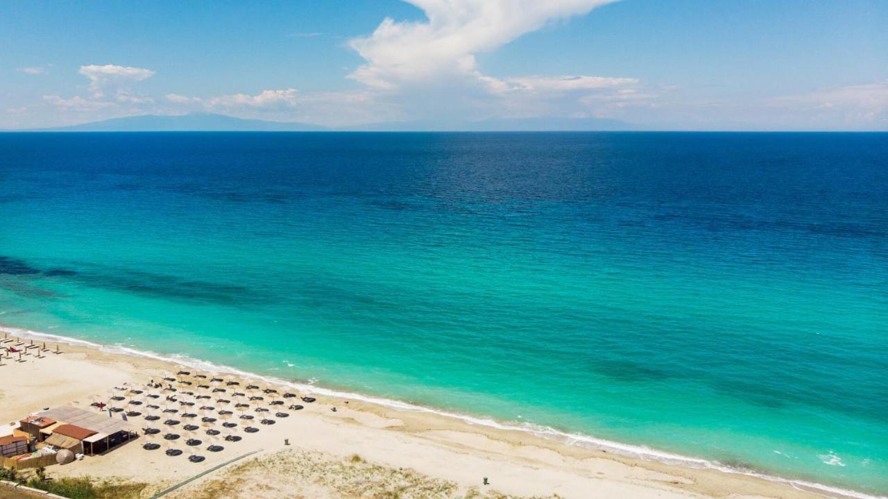 Soleado Beachfront Villa Skála Foúrkas Esterno foto